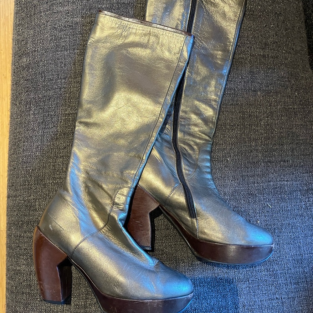 Vintage Fluevog bronze tall zip boots artistic heel! Sz 8 pink interior 3” heel